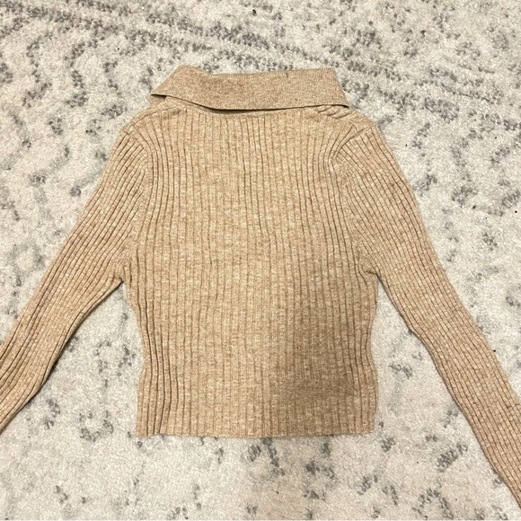 Urban Outfitters Button Up Top - Picture 3 of 4